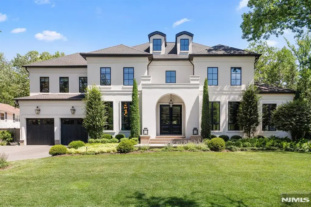 409 Whitewood Road, Englewood