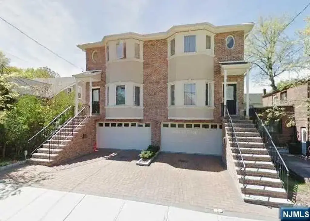 376 Aurora, Cliffside Park