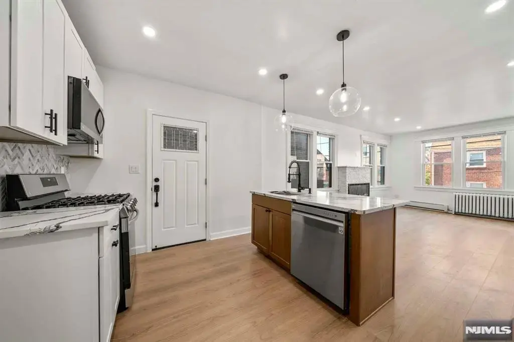 170 Cedar Fl 1, Cliffside Park