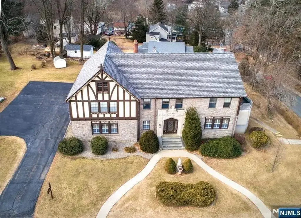 71 Bartholdi Avenue, Butler Borough