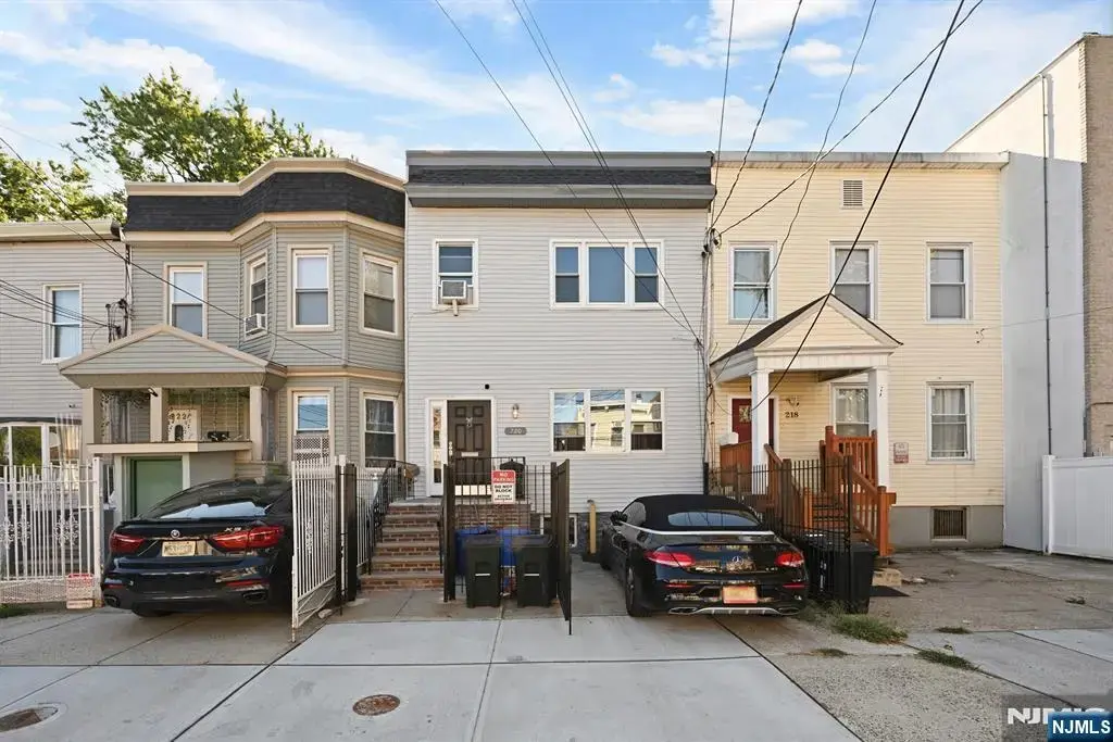 220 Delaware Avenue, Jersey City