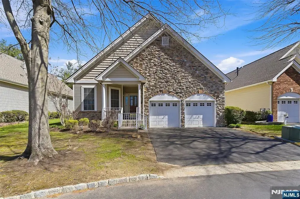 102 Hummingbird Drive, Trenton