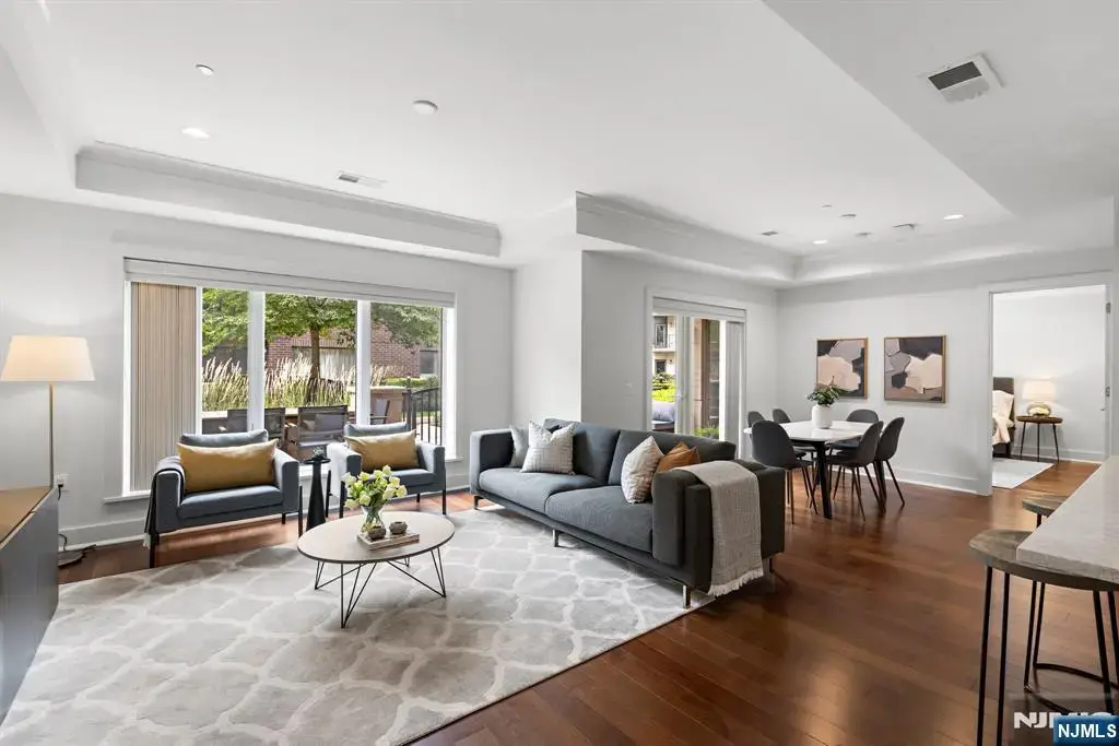 150 Henley Place 213, Weehawken