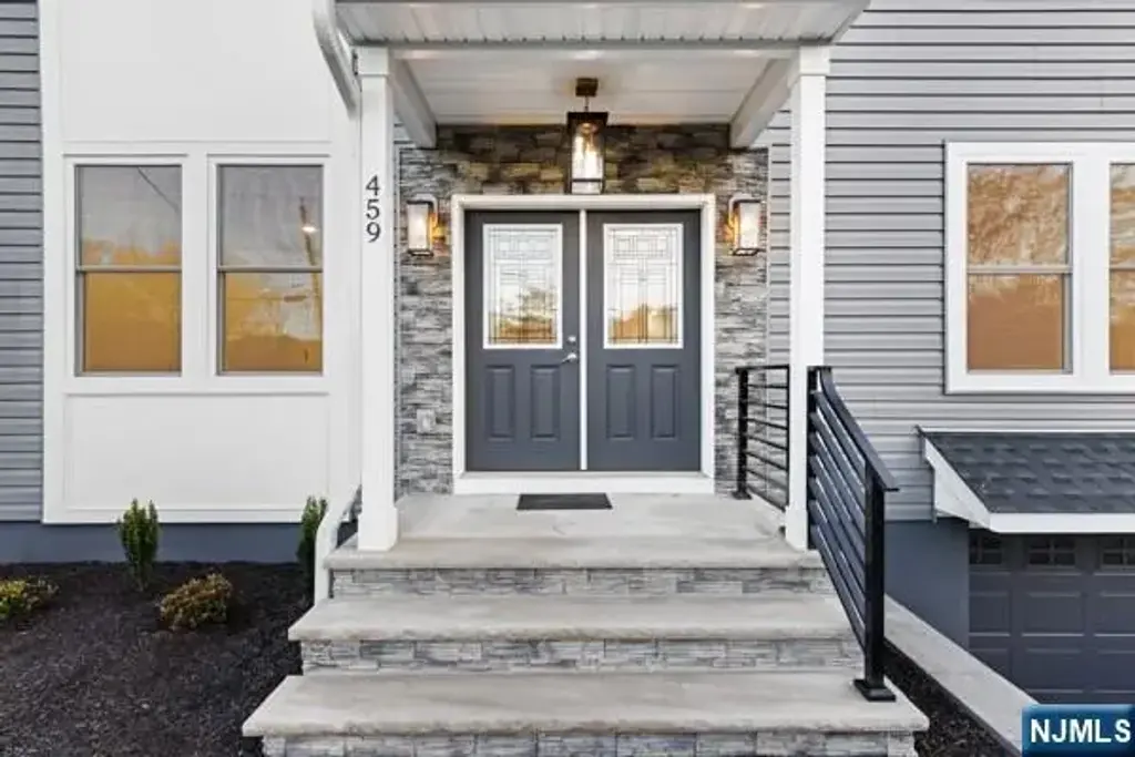 459 Washington Avenue, Rutherford
