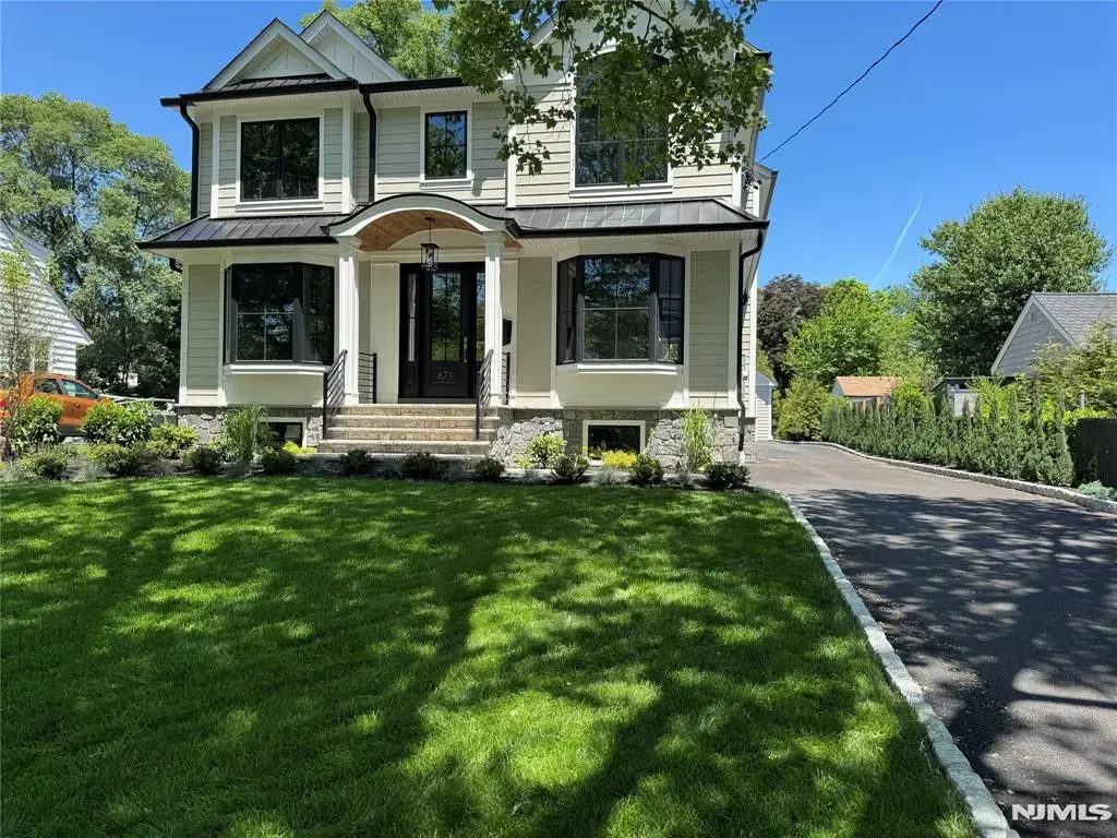 671 Delaware Avenue, Ridgewood
