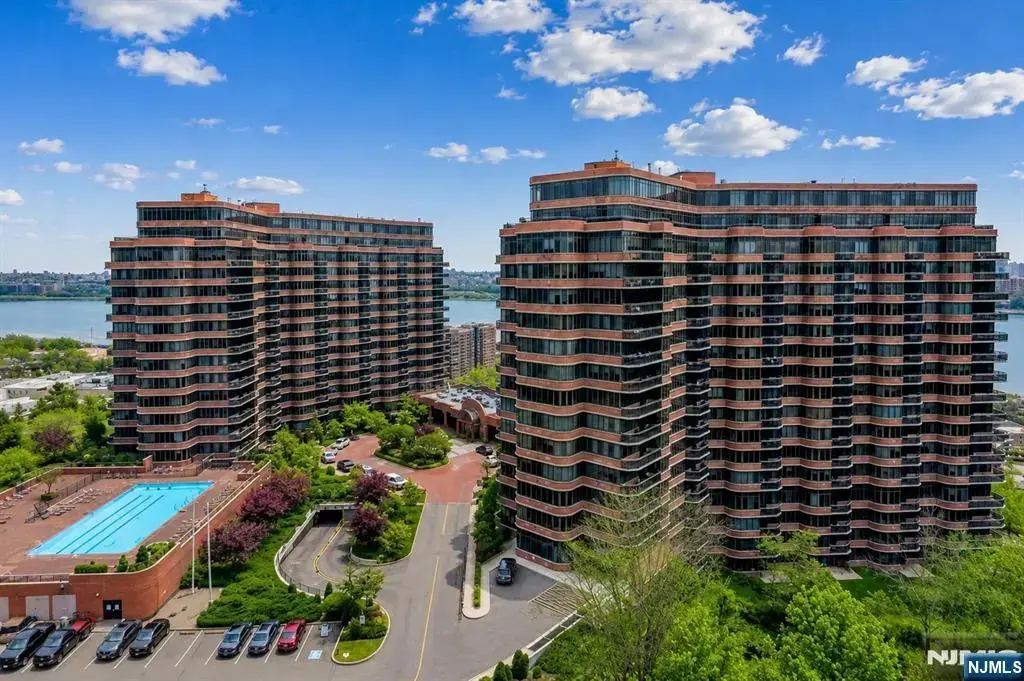 100 Carlyle 16 J/k N, Cliffside Park