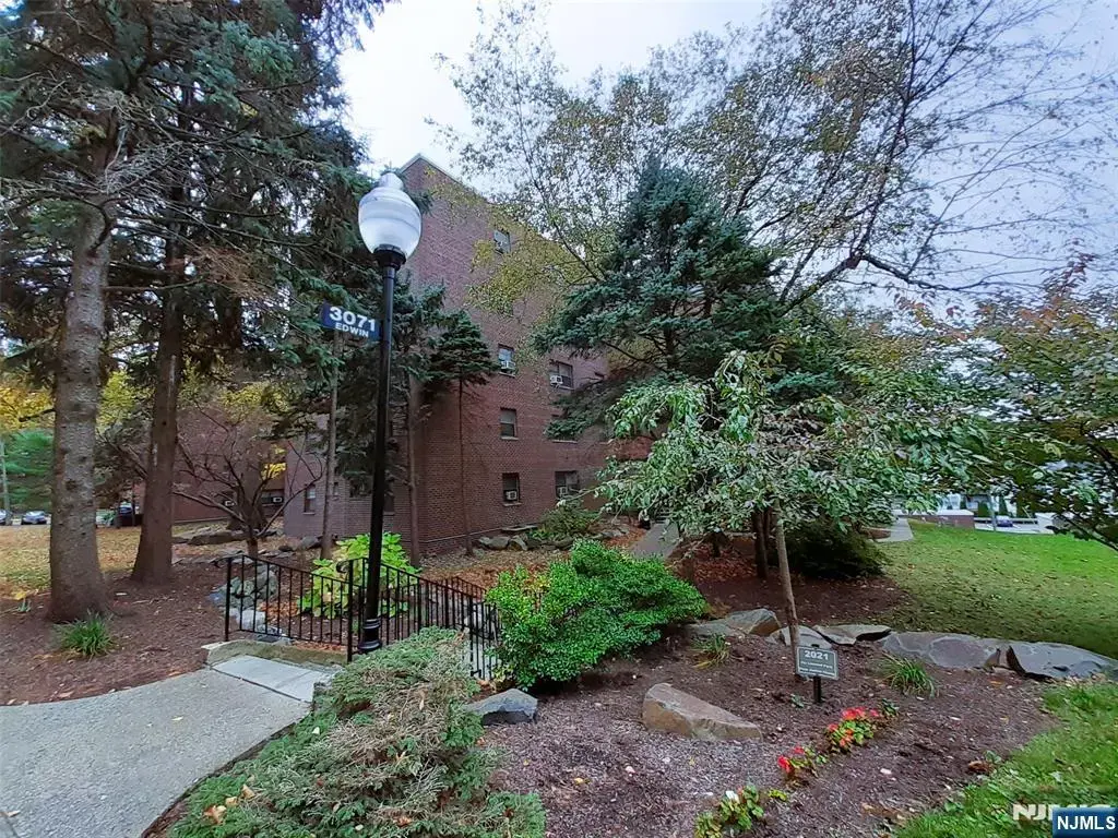 3071 Edwin 5g, Fort Lee
