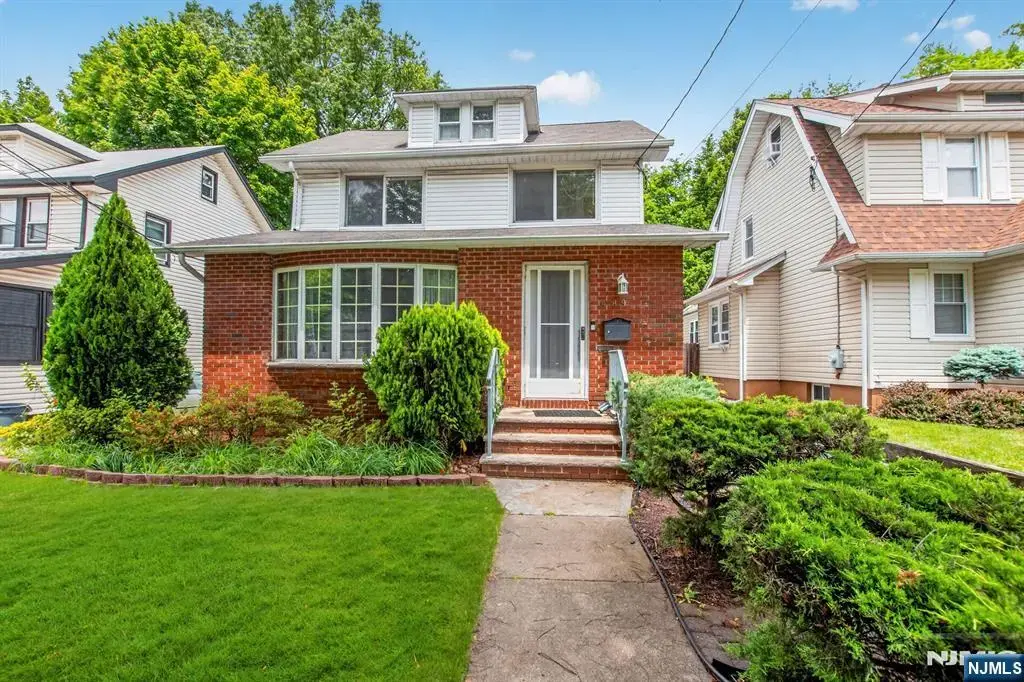 489 Maple Avenue, Teaneck