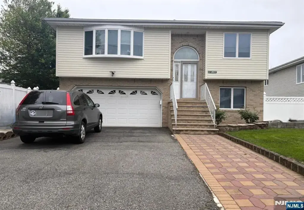 8 William, Saddle Brook