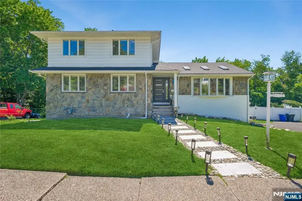 13 Munsey Road, Emerson