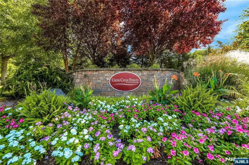 6 Markham Circle 6, Englewood