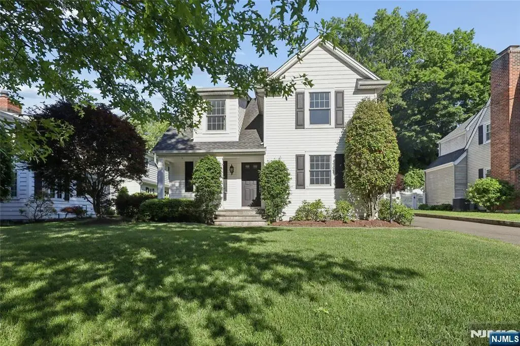 179 Lakewood Avenue, Ho-Ho-Kus