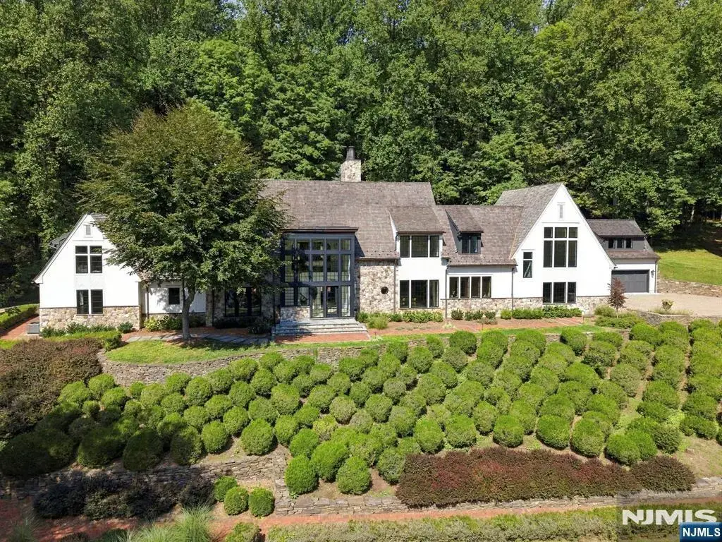 171 Campbell Road, Bernardsville