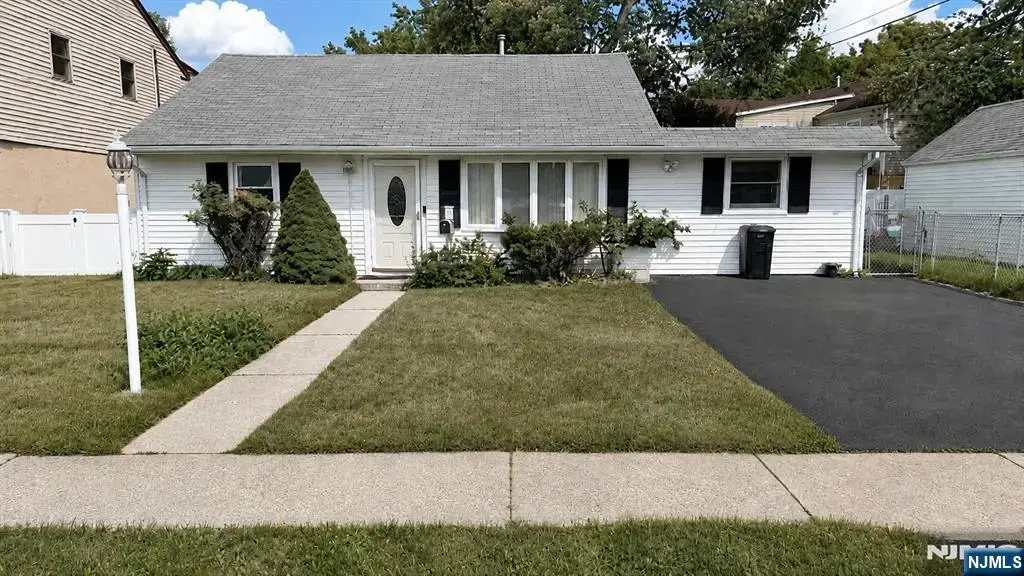 70 Hahn Avenue, Rochelle Park