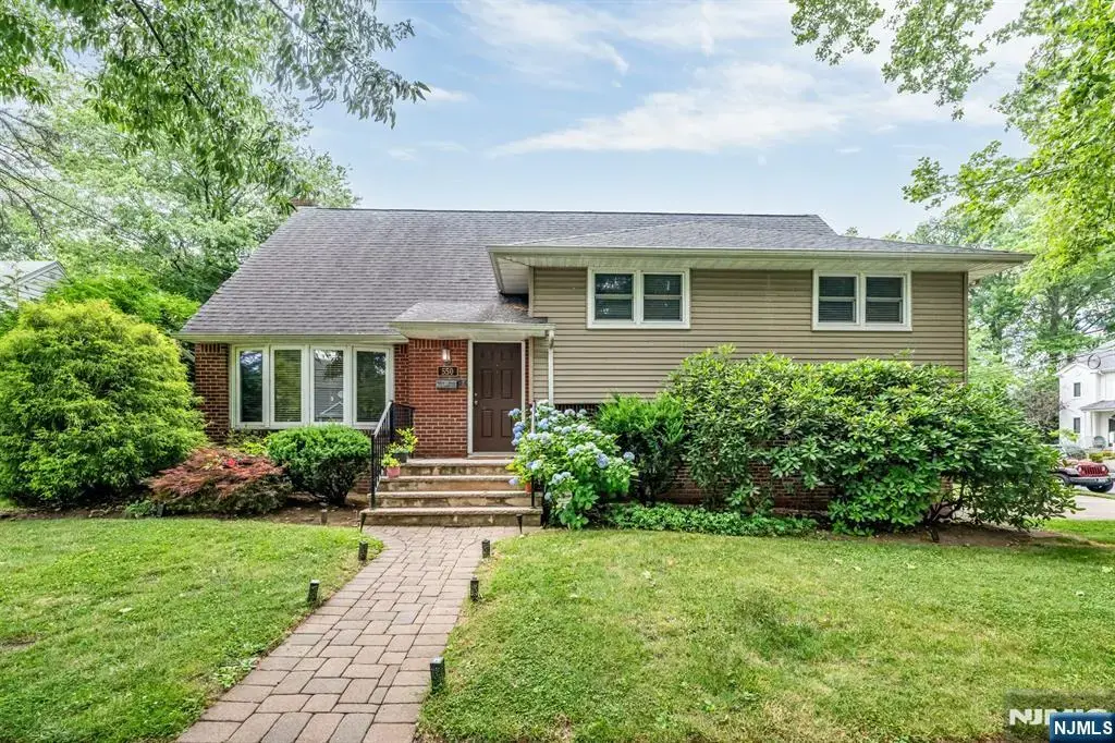 550 Englewood Avenue, Teaneck