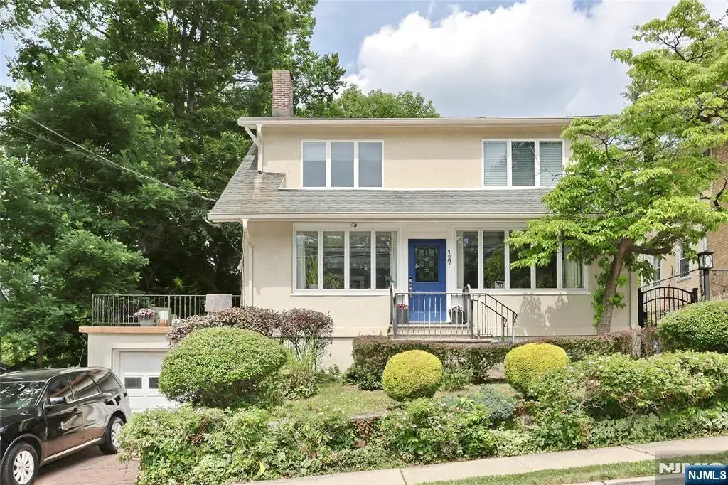 127 Howard, Leonia