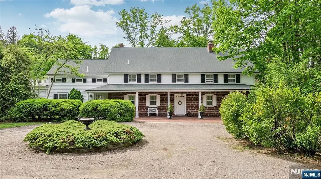 164 E Saddle River Road, Saddle River