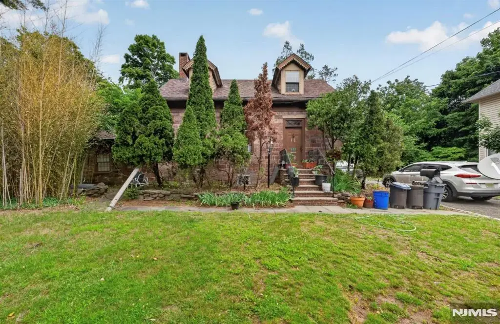 111 Madison Avenue, Cresskill