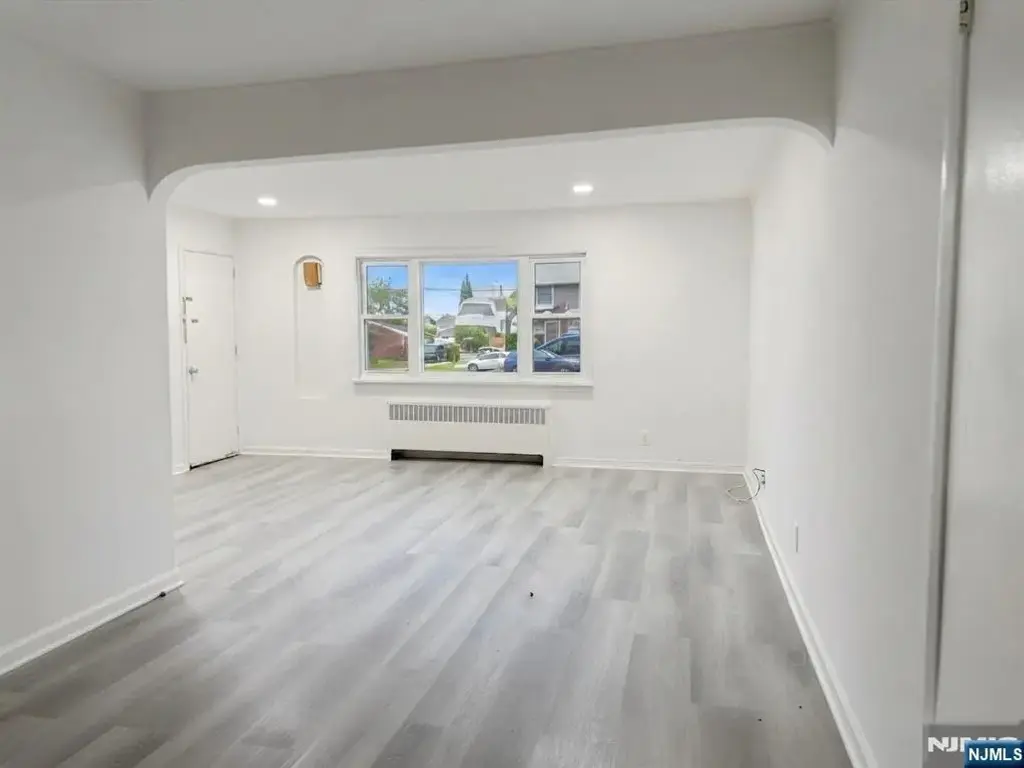 754 Kingsland, Ridgefield