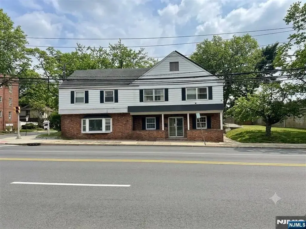 961 Teaneck Road, Teaneck