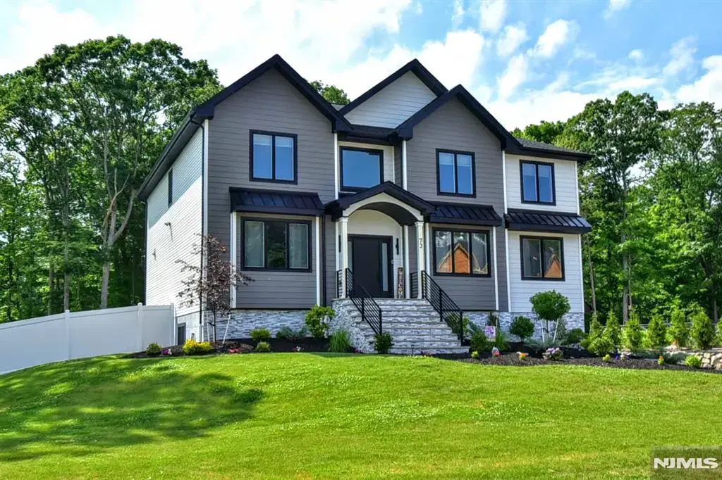 73 Heritage Drive, West Milford