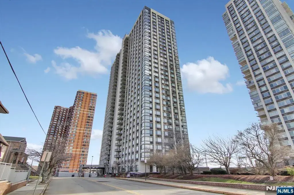 200 Old Palisade Ph4/5, Fort Lee