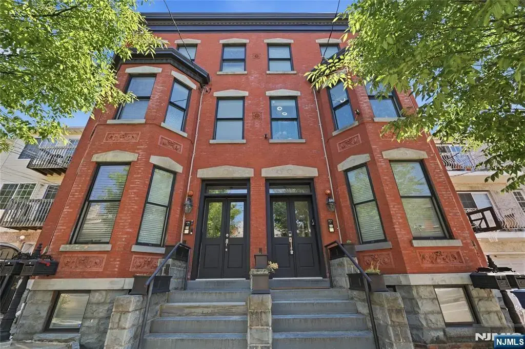 252 Mt Pleasant Avenue 1, Newark