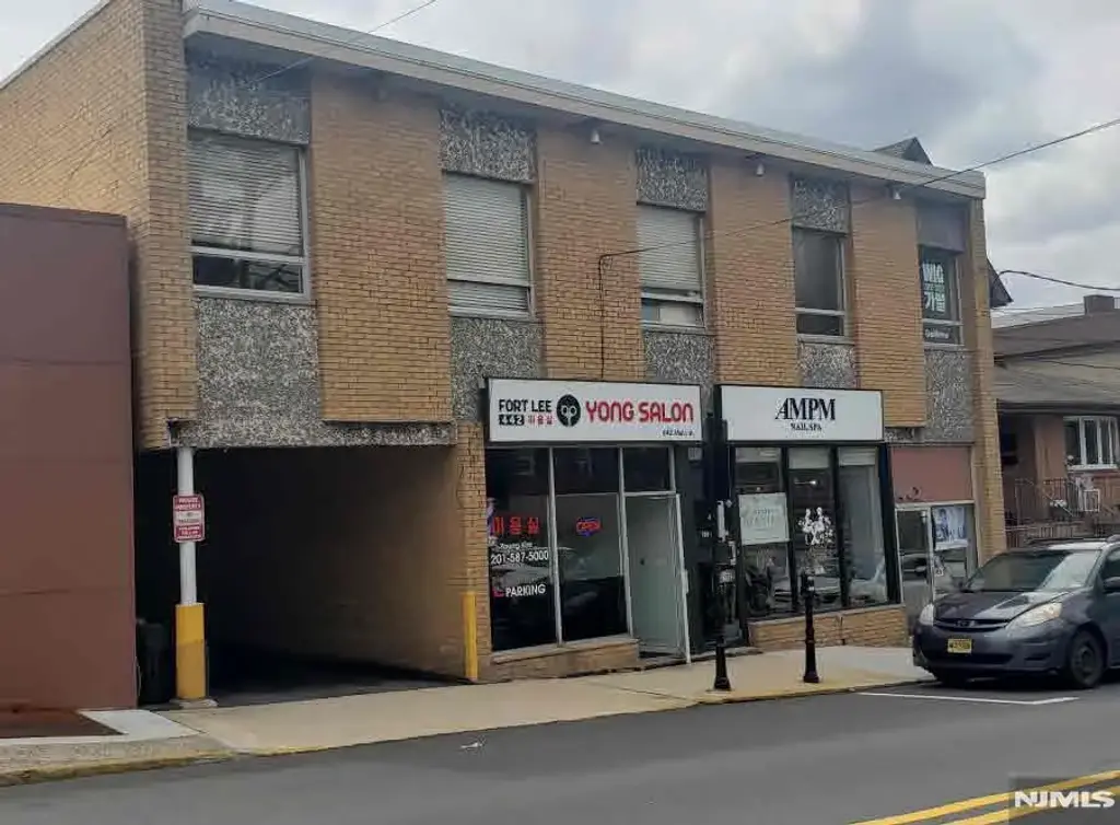 442 Main Street, Fort Lee