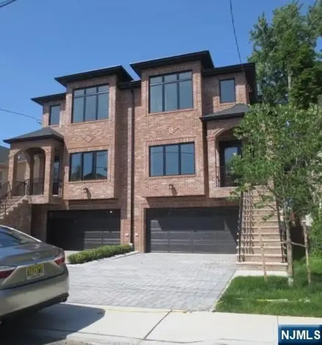 427 Westview B, Fort Lee