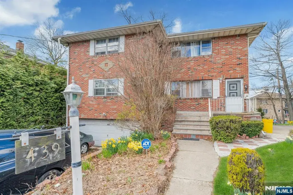 439 Bergen Boulevard, Palisades Park