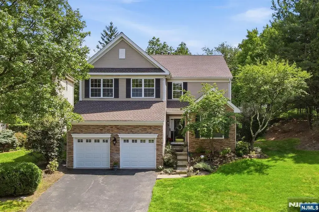 2 Stone Ridge Court, Little Falls