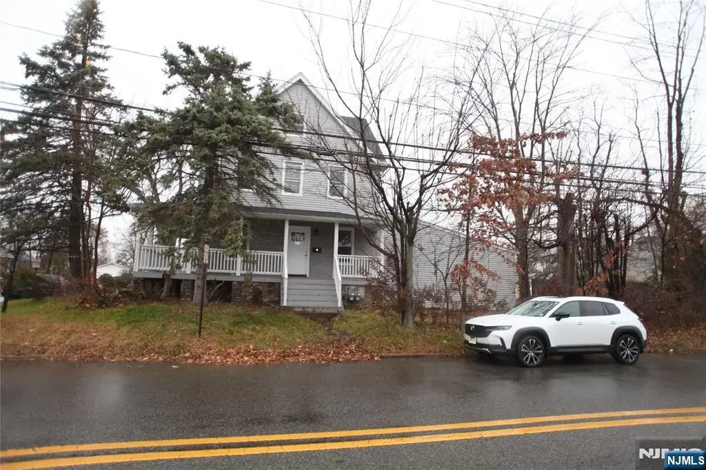 179 Paris Avenue, Northvale
