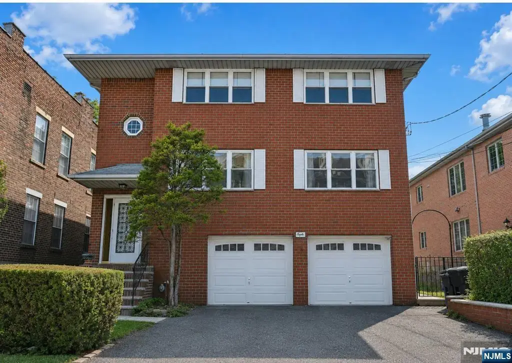 8 Cumbermeade Road, Fort Lee