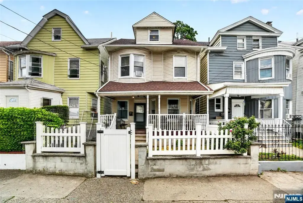 630 Madison Avenue, Paterson