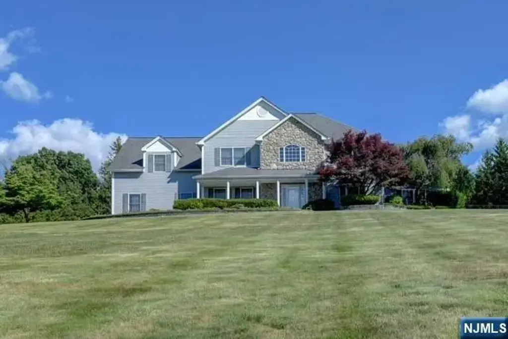 32 Dyer Road, Sussex