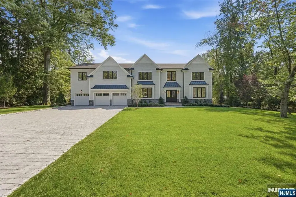432 Glendale Road, Wyckoff