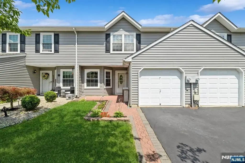 7 Sloop Square, Howell