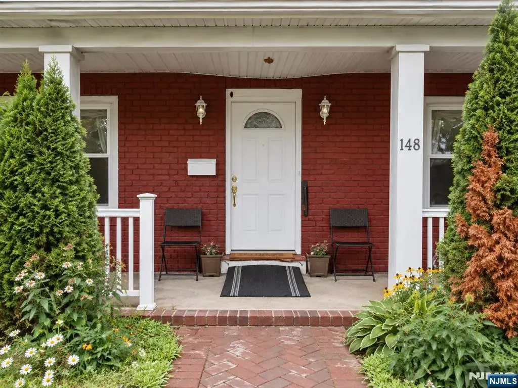 148 End Avenue, Englewood