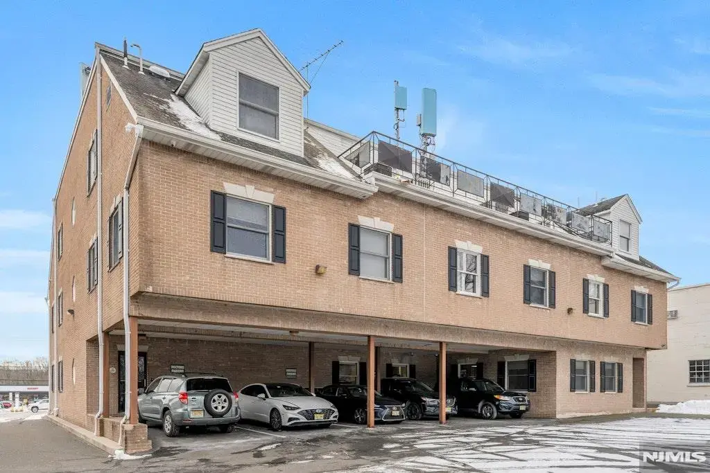 440 Old Hook Road, Emerson