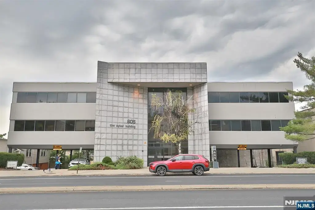 605 Broad Avenue 204, Ridgefield