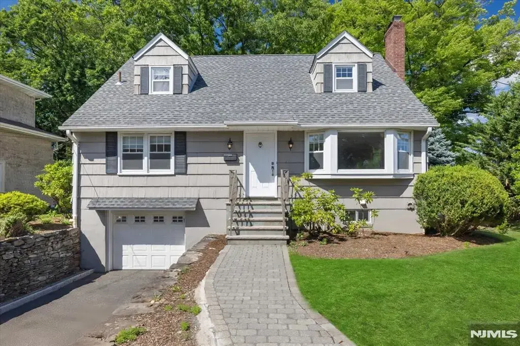 101 Pershing, Englewood Cliffs