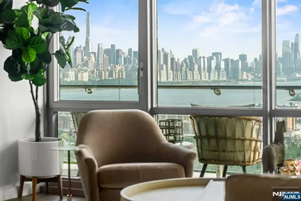 320 Adolphus 613, Cliffside Park