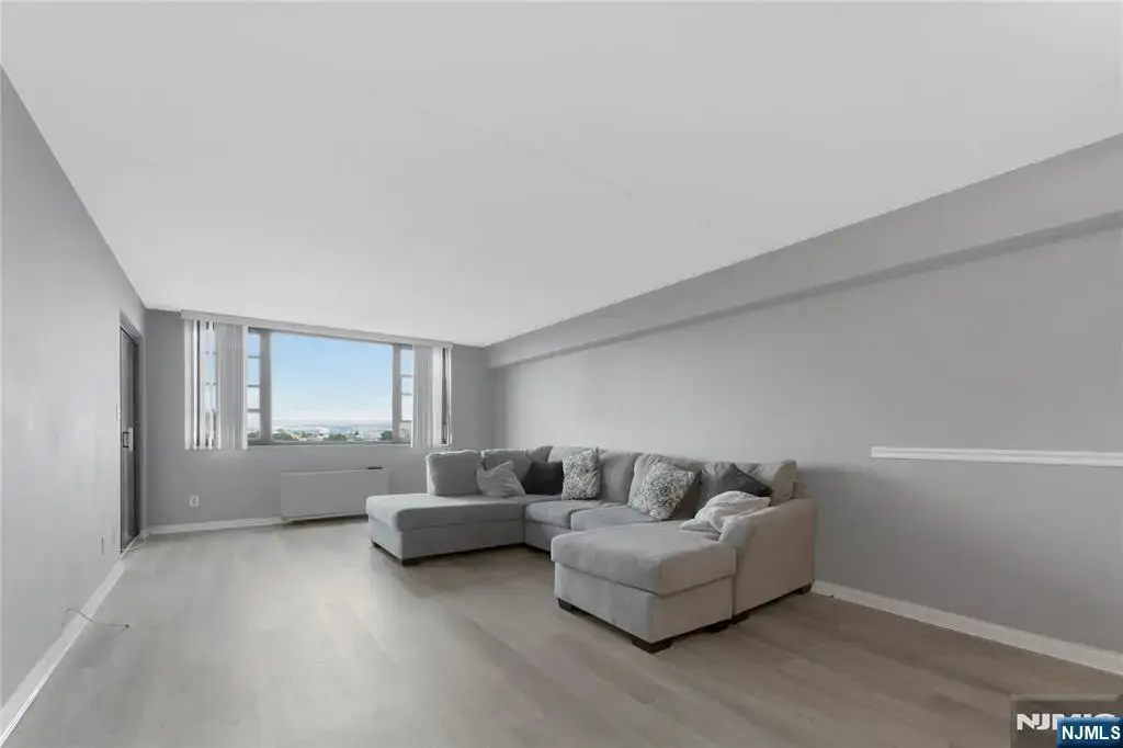 250 Gorge 21e, Cliffside Park
