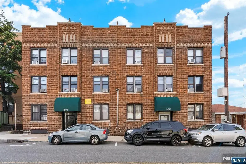 9017 Bergenwood 2, North Bergen