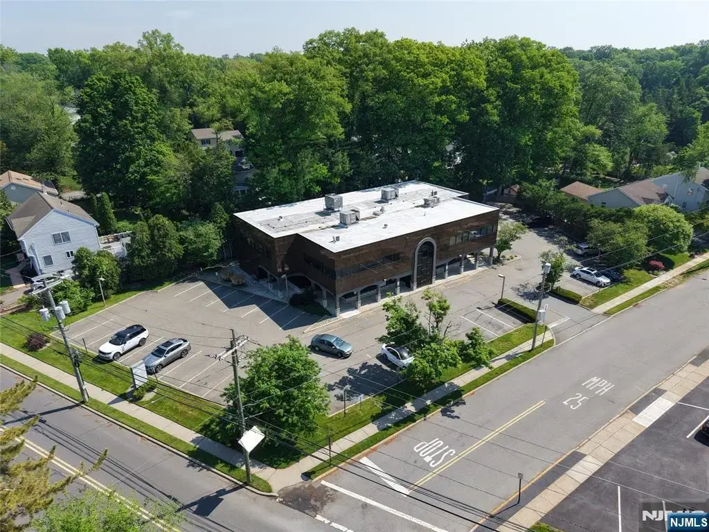171 N Franklin Turnpike Room 210, Waldwick