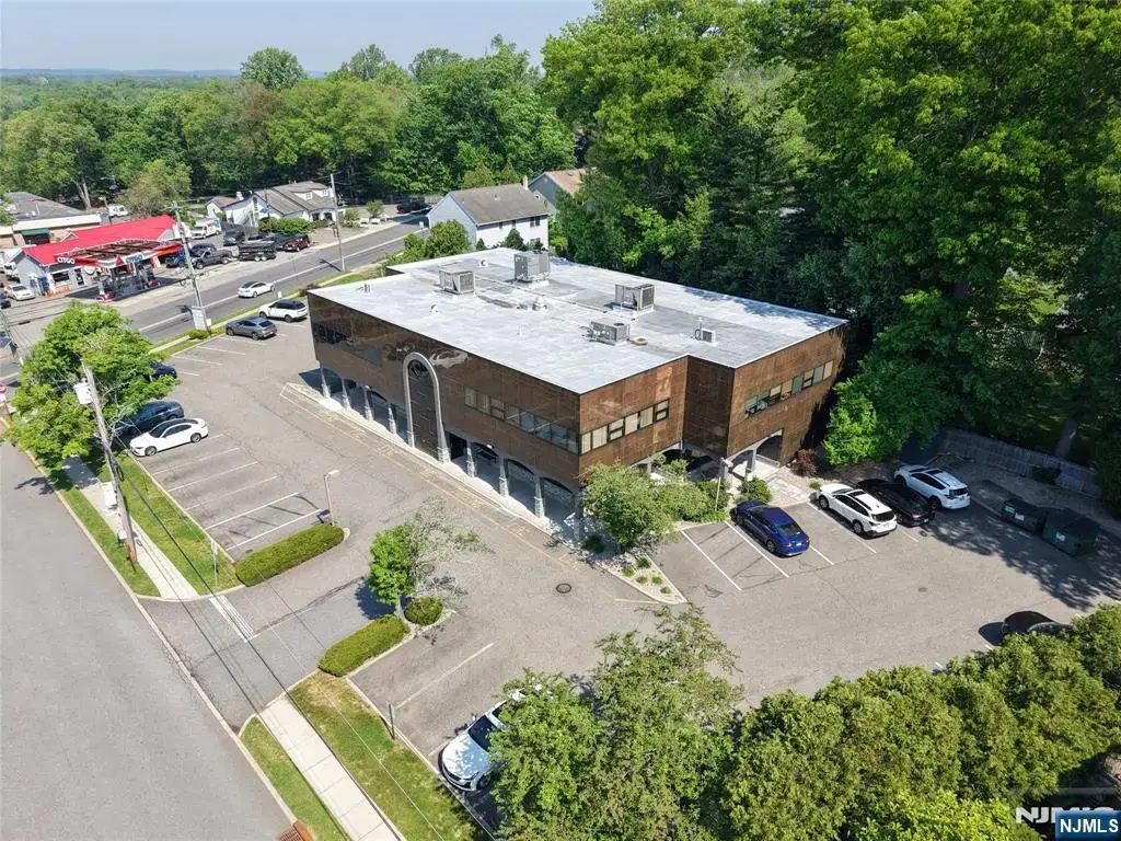 171 N Franklin Turnpike Room 200, Waldwick