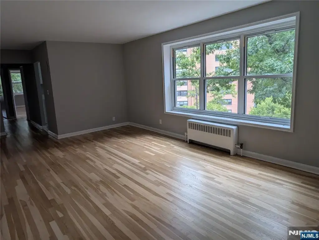 2330 Linwood Avenue 3g, Fort Lee