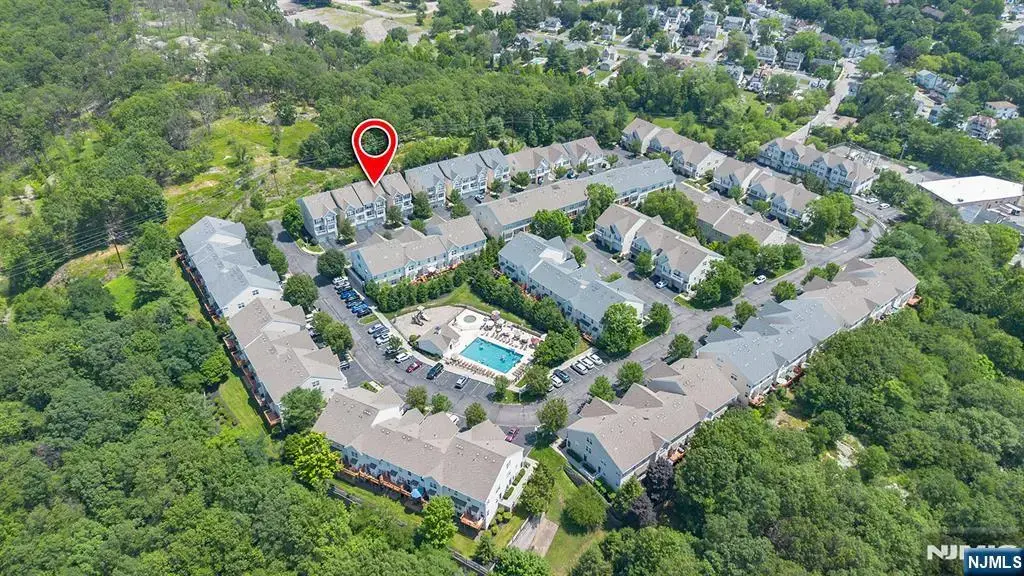 74 Mountainside Drive, Pompton Lakes