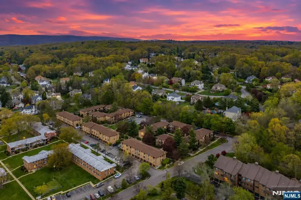107 Bellgrove 3b, Mahwah