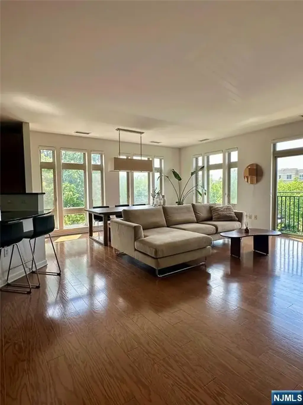 4425 Riverview Avenue 425, Englewood